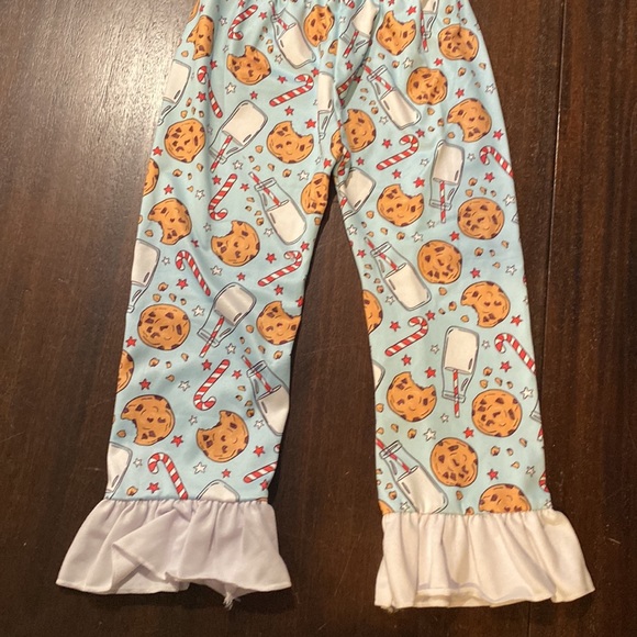 824) Boutique Santa & Cookies NWT Girls Sz. 2T Cute - Picture 4 of 10